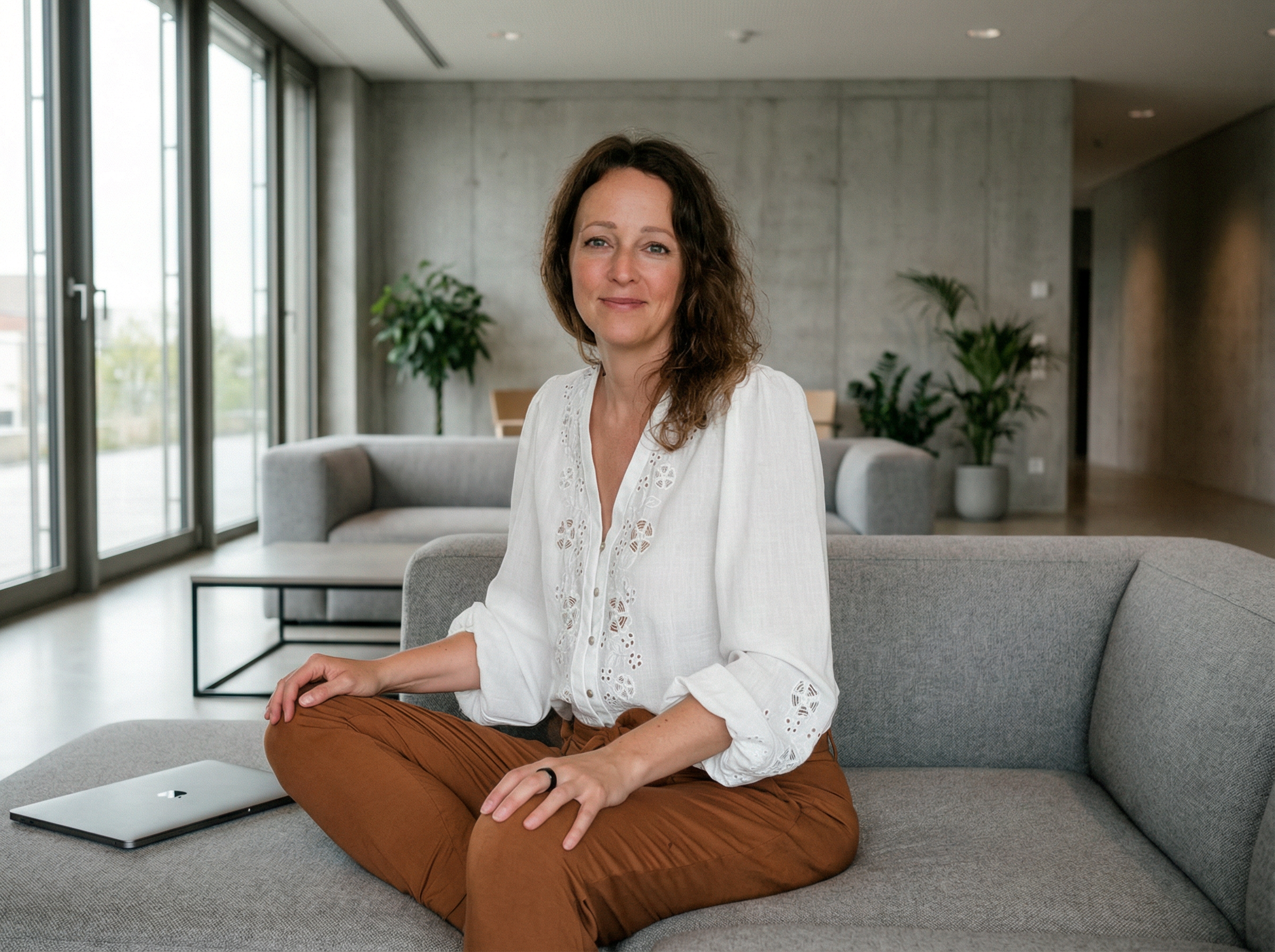 Annika Pies auf der Couch